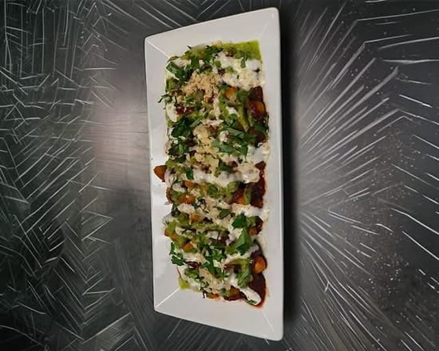 Samosa Chaat (Dairy).