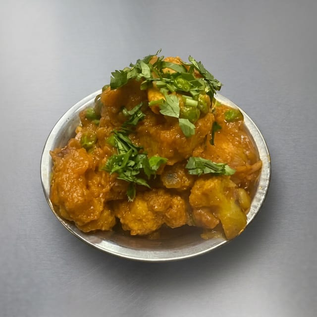 Aloo Gobi Matar (Vegan).